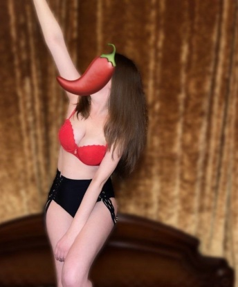 💋 Живу в Москве, где создам для тебя атмосферу истинного удовольствия. Мои услуги охватывают широкий спектр: классический секс, оральные ласки, эротический массаж, стриптиз и многое другое. 😈 Я уверена, что ты останешься доволен нашей встречей, потому что мои гости оставляют только положительные отзывы. 😉 А чтобы ты мог оценить всю мою красоту, я прикрепила фото в профиле. Не медли, позвони мне, и я превратю твои фантазии в реальность! 🔥 Диночка
