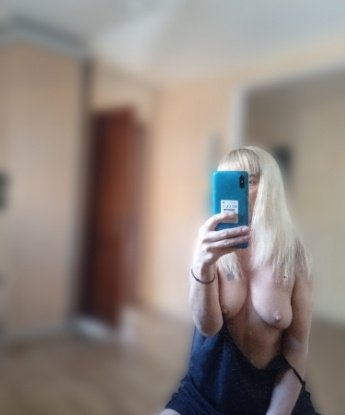 Креативная, нежная и опытная, я гарантирую тебе незабываемое время в Москве. Мои услуги настолько разносторонние, что ты точно найдешь то, что тебе нужно. 👠
Откровенные фото, которые ты можешь увидеть здесь, гарантируют тебе мою реальность и привлекательность. Мои круглые формы, ухоженные волосы и нежная кожа обещают тебе настоящий эстетический удоволствие. 💦
Мои услуги включают классический секс, оральные ласки, массаж и многое другое. Я слушаю твои фантазии и готова реализовать их. Не бойся быть собой, со мной все твои желания будут исполнены. 💏
Отзывы от моих довольных клиентов говорят сами за себя. Они отмечают не только мою красоту, но и интеллект, а также умение держать беседу. Так что я могу быть твоей искренней подругой или страстной любовницей. 💖
Не медли! Позвони мне прямо сейчас и реализуй свои самые сокровенные желания. Я жду тебя в Москве, готовая сделать нашу встречу незабываемой. 💋 Екатерина