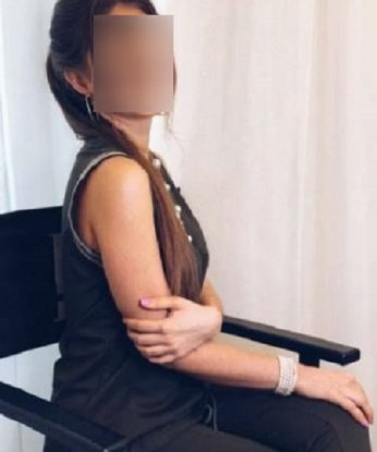 У меня есть опыт и талант доставлять незабываемое удовольствие. Раскрой свои фантазии со мной и я превращу их в реальность. Я обладаю потрясающей внешностью и привлекательной фигурой. В моем Instagram и Twitter ты найдешь больше фото, чтобы убедиться. Живу в Москве, и мое обаяние точно добавит тебе настроения. Встречи со мной оставят яркие впечатления и заставят тебя возвращаться снова и снова. 😉💋 Алина